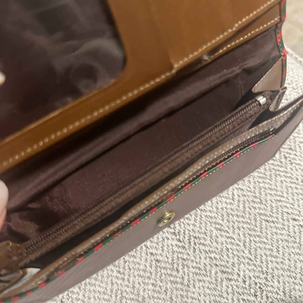 Vintage Gucci Red and Green Striped Wallet - Picture 5 of 7